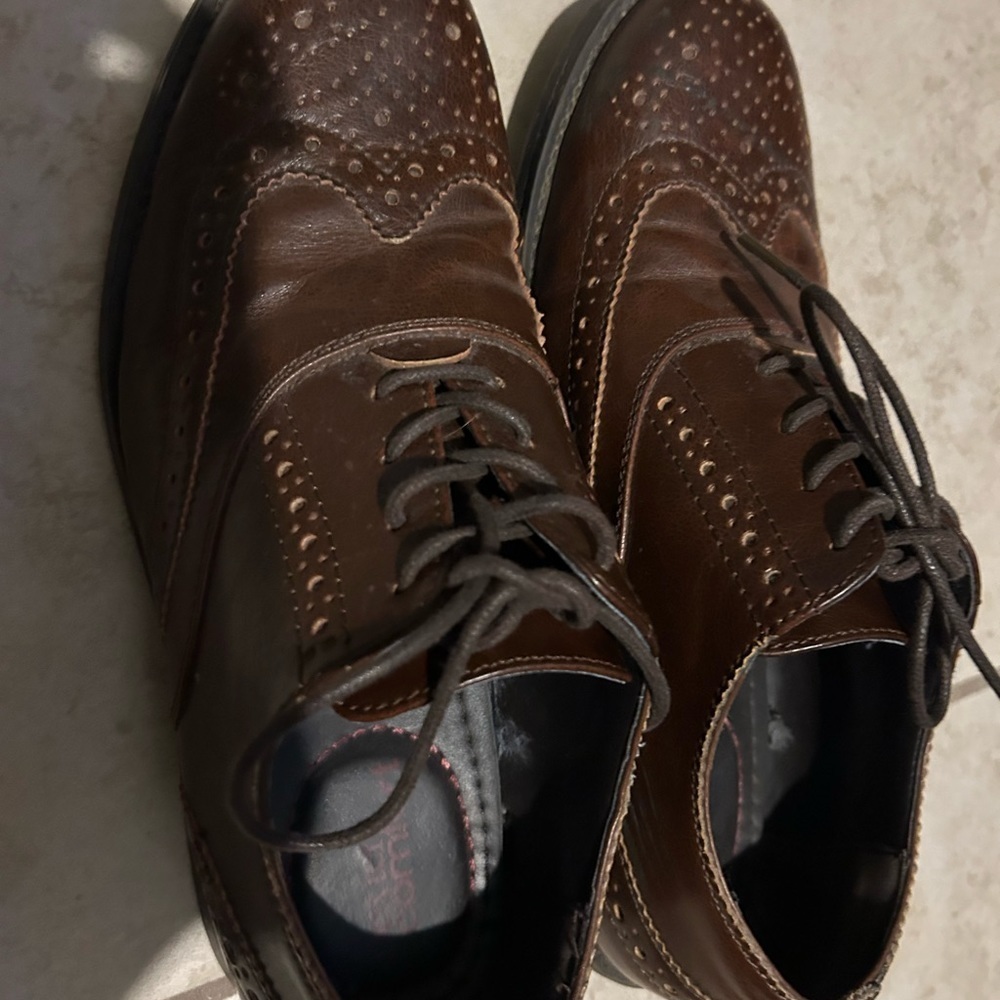 Men’s brown Dexter Comfort dress shoes size 7